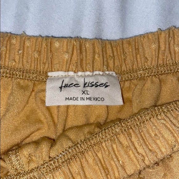 Free Kisses Off the Shoulder Top - Picture 3 of 3